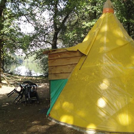 Air Naturel De Camping Moulin De Malesse Tipi Saint-Privat  Luaran gambar