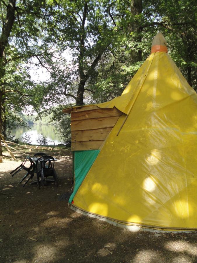 Air Naturel De Camping Moulin De Malesse Tipi Saint-Privat  Luaran gambar